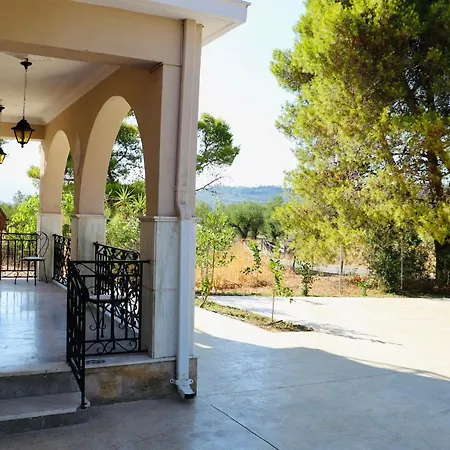 Aura House - Serene And Breezy Under Pines *