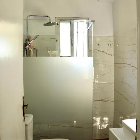 Aura House - Serene And Breezy Under Pines Διαμέρισμα