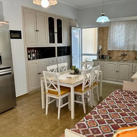 Aura House - Serene And Breezy Under Pines