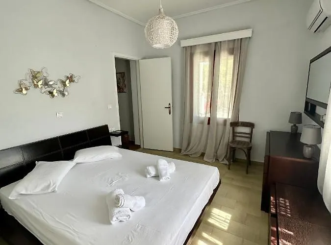 Aura House - Serene And Breezy Under Pines Appartement *