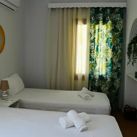 Aura House - Serene And Breezy Under Pines Apartment