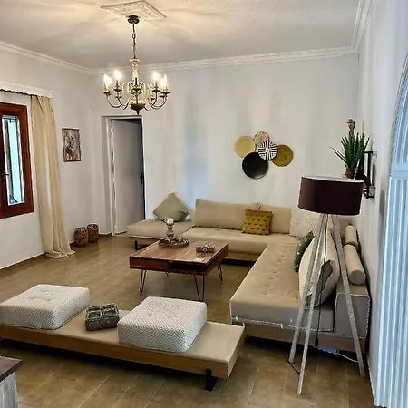 Aura House - Serene And Breezy Under Pines Apartmán Kalipádhon